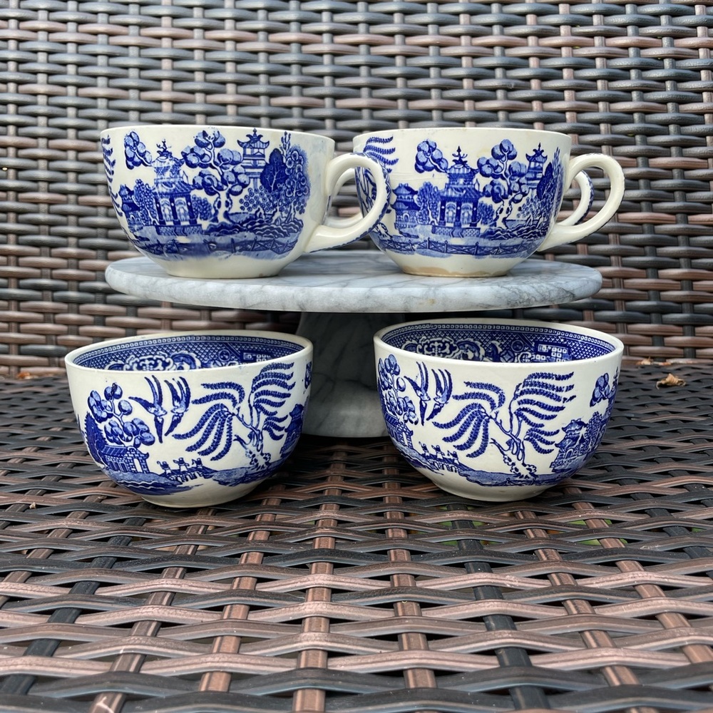 Blue Willow Antique Tea Cups Set of 6 - Picture 3 of 14